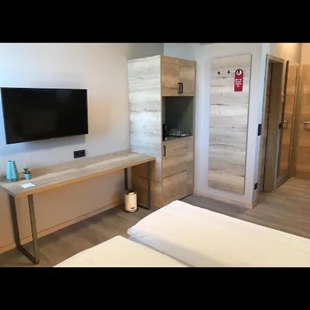 Nb 4* נירנברג